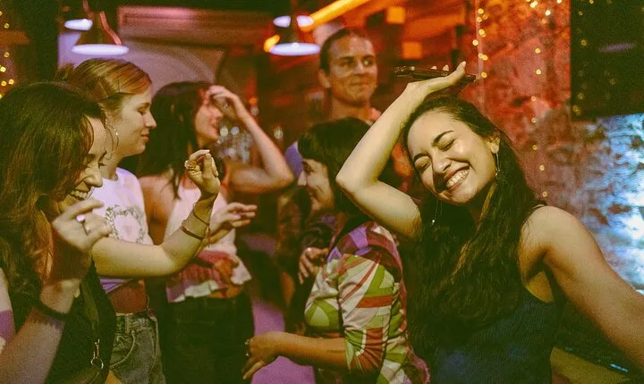 Private Barcelona Nightlife & Hidden History Tour with Drinks