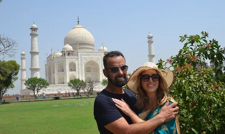 All Inclusive Taj Mahal & Agra Tour by Superfast Train From Delhi