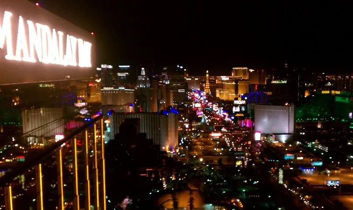 2-Hour Vegas Strip Walking Tour with Photos,Champagne & Vintage Vegas Goody Bags
