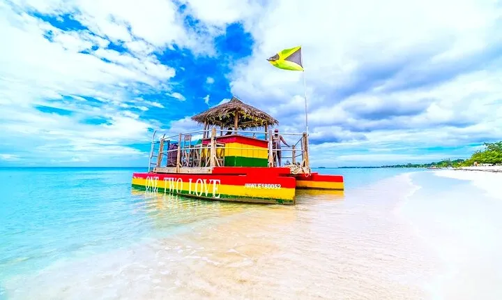 Tiki Pon Da Sea Cruise to Booby Cay with Lunch from Negril 