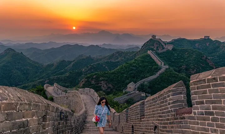 Private Jinshanling relax photo tour by sunset