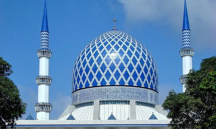 Blue Mosque And Batu Caves Tour From Kuala Lumpur