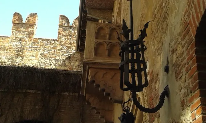 Passionate Verona: Living Romeo and Juliet's Story
