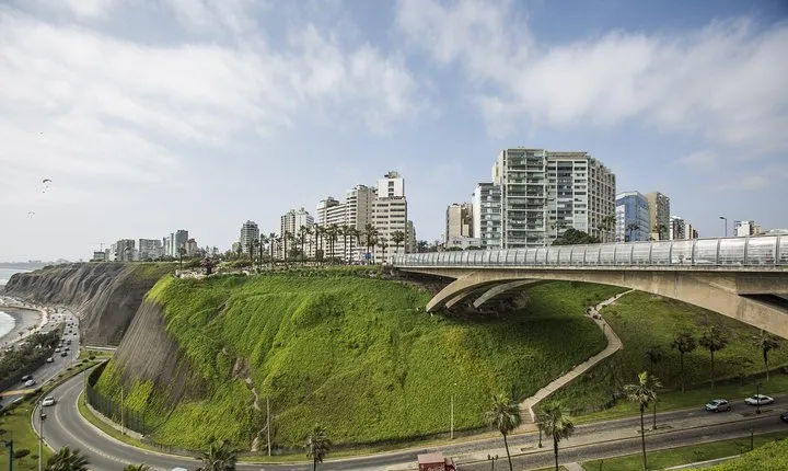 Lima: Half Day City Tour with Larco Musseum