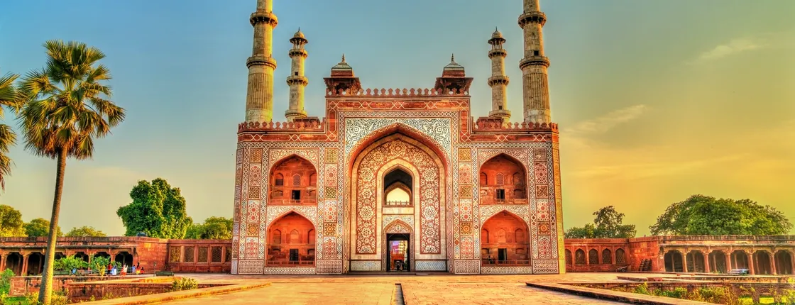 Full-day Mathura and Sikandra from Agra