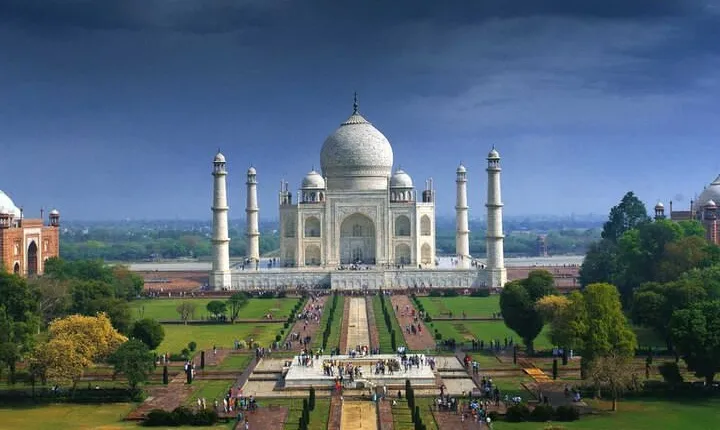 Day Trip to Taj Mahal, Agra Fort and Baby Taj Tour from Delhi