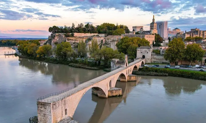 Aix en Provence and Avignon city of Popes Private Tour