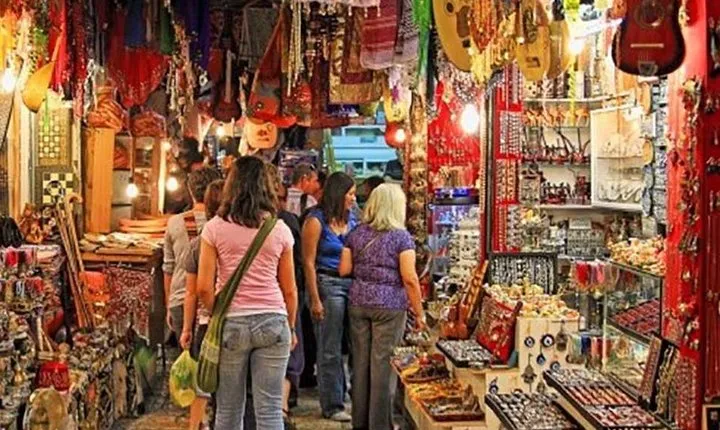 Shopping Tour in Agra with Local Tour Guide Include Marble Inlay Factory by Car