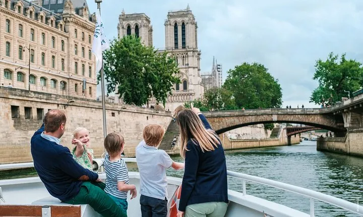 Seine River Guided Cruise with Kids by Vedettes de Paris