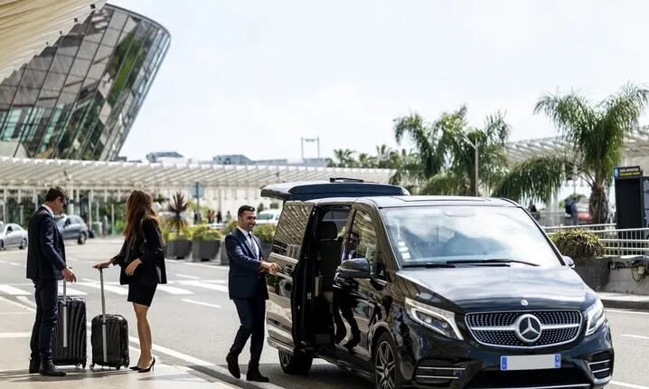 Private London Arrival Transfer -Airport to Hotel 