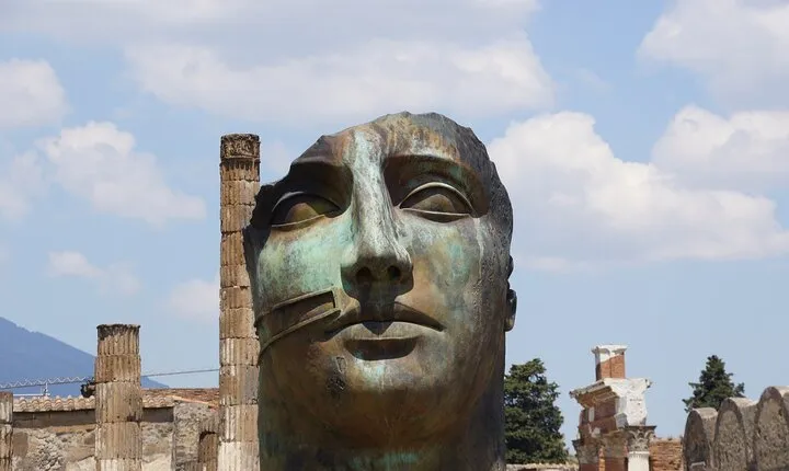 Day Trip to Pompei from Rome on private tour with a local