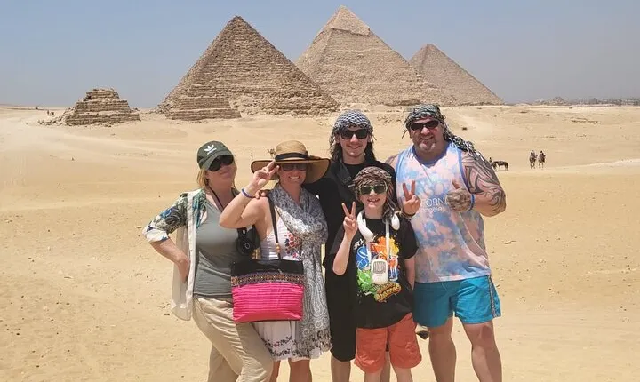 Cairo Day Tour by Minivan from Hurghada (Small Group, 8 Max)
