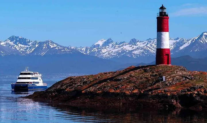 Explore the Beagle Channel: Navigate and Trek the Bridges Islands