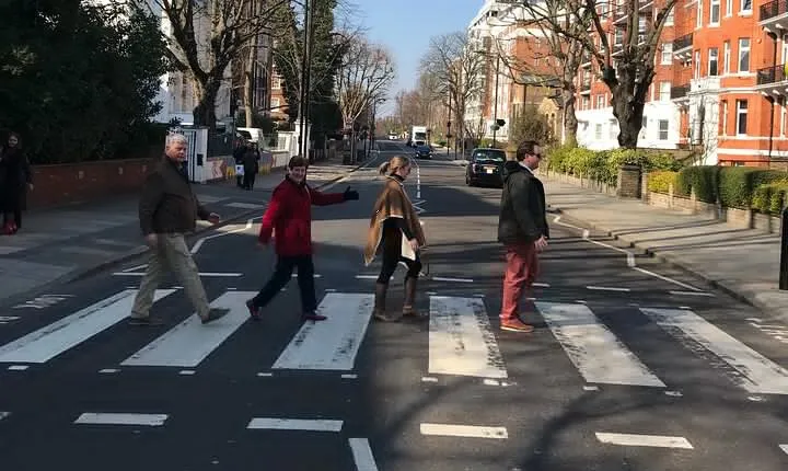 Private Beatles and London Rock Tour in Electric Taxi