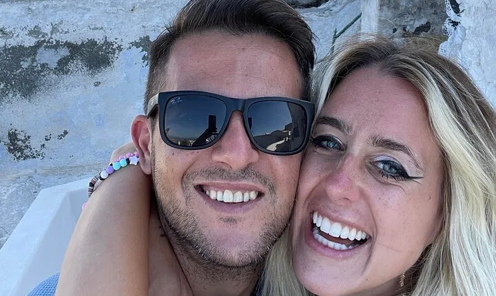 Private Christmas Walking Tour in Athens with Food & Drinks