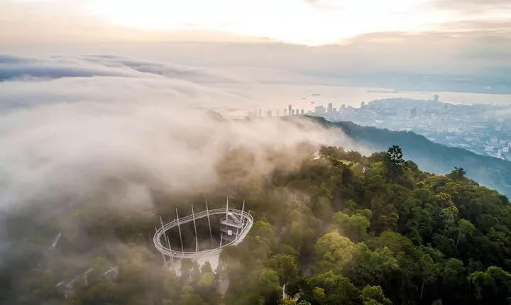 Explore Penang in a Day: Penang Hill, Kek Lok Si & Fruit Farm