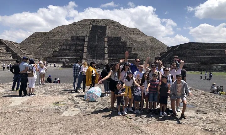 Small VIP Group: Teotihuacan Piramids and Shrine of Guadalupe without lunch 