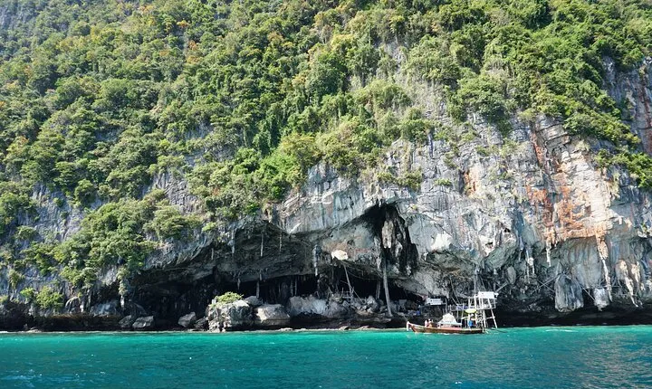 Full-Day Speedboat Tour Phi Phi islands and Bamboo Island