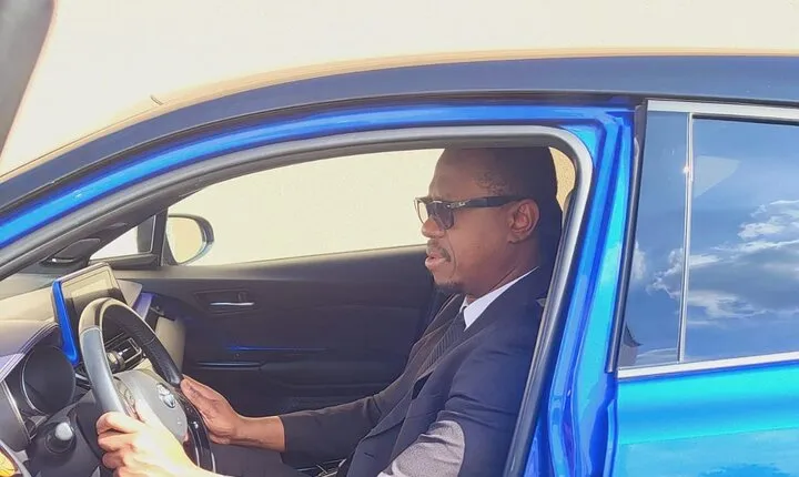  Book a Private Driver in France in Paris in Normandy 