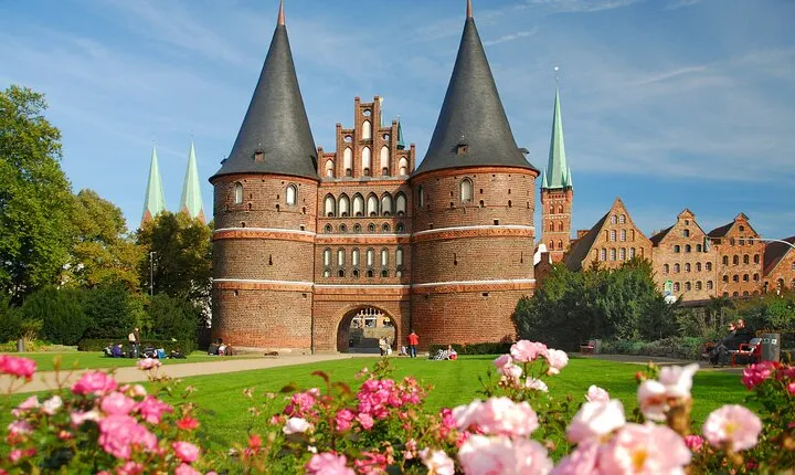 Private Tour of the Holstentor Museum and Historic Lubeck