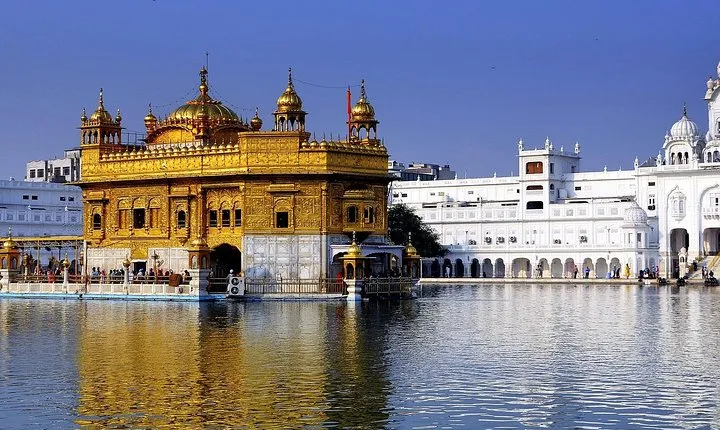 6 Days Golden Triangle Tour with Amritsar from Delhi