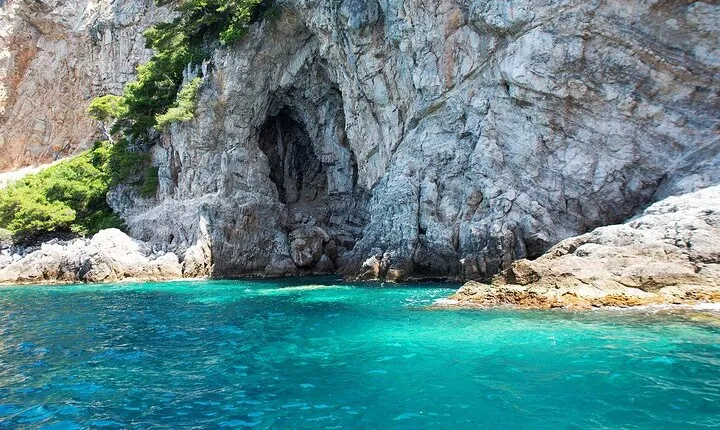Discover the Best of the Elafiti Islands with our group tour