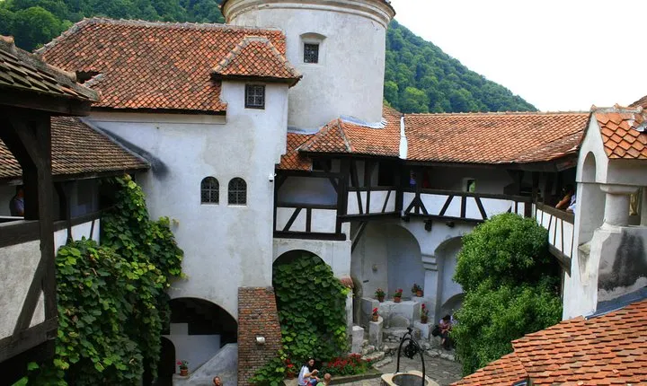 DRACULA CITY BREAK Sibiu, Bran Castle, Peles Castle Sinaia,Brasov
