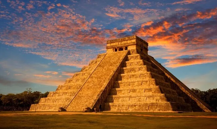 Chichen Itzá Tour with Cenote Swim Experience and Valladolid