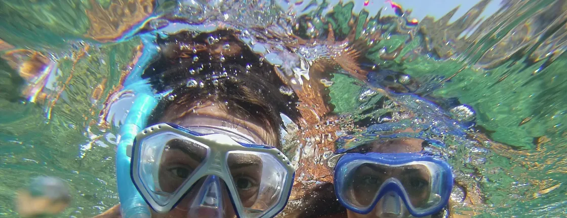 Hiking and snorkeling around an island in Marseille