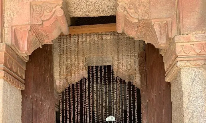 Private Delhi City Tour with Guide and Lunch