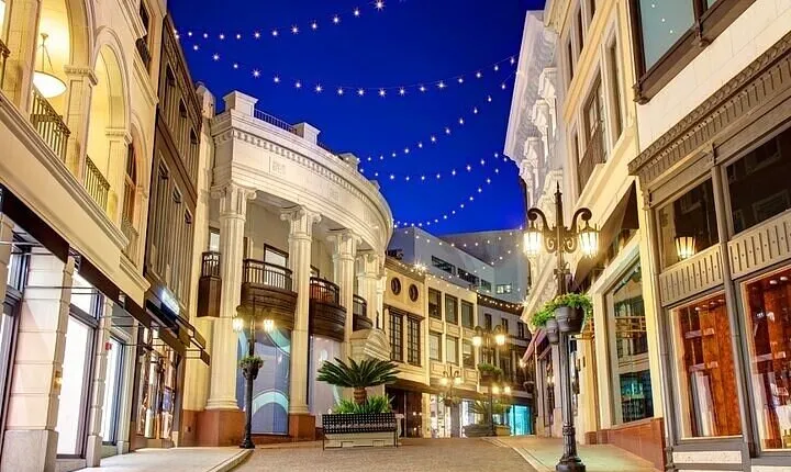 Private Full Day LA Tour from Westchester, El Segundo, or LAX