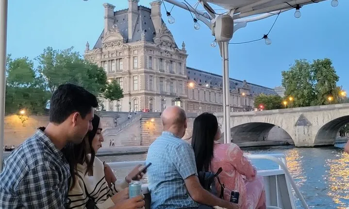 Eiffel Tower Tour & River Cruise with Summit Option