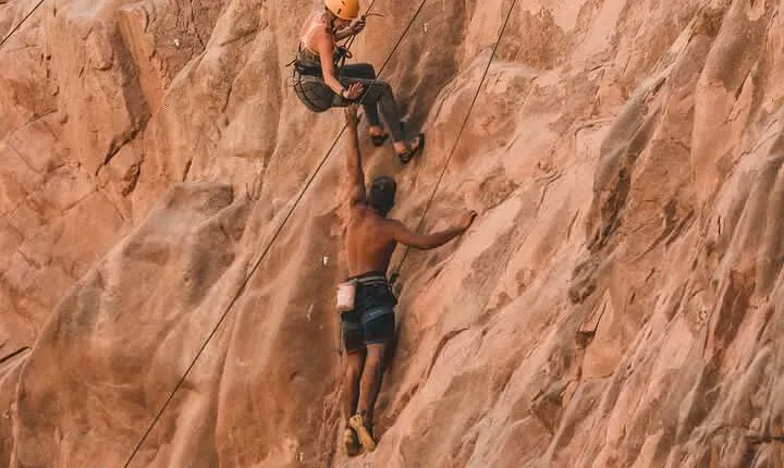 3-Day Expedition in the Sinai Desert Climb Seek and Find