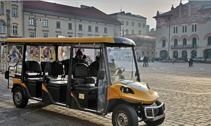 Old Town Sightseeing Group Tour by Electric Golf Cart in Krakow