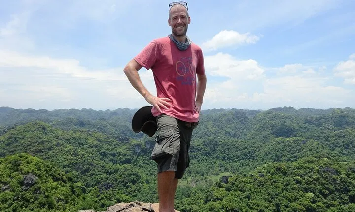 Halfday trekking Cat Ba Butterfly valley (more intense)