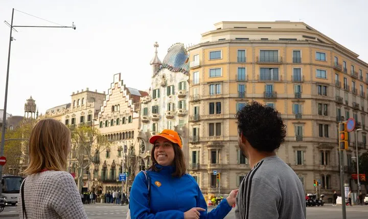 Barcelona Architecture Walking Tour With Casa Batlló Upgrade