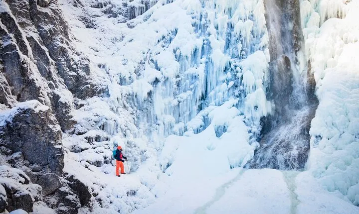 Hike to Frozen Waterfalls of Korouoma Including BBQ Lunch from Rovaniemi