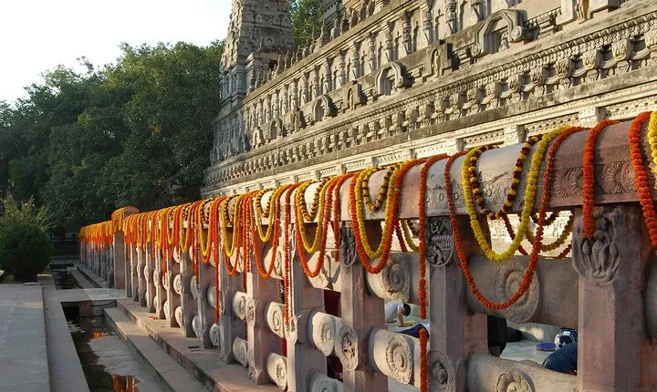 Full-Day Private Bodh Gaya Spirituality Tour from Varanasi