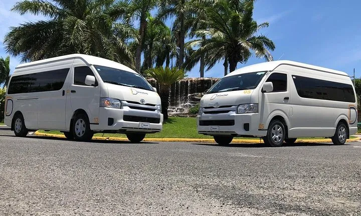 Private transfer between Punta Cana airport and Riu hotel
