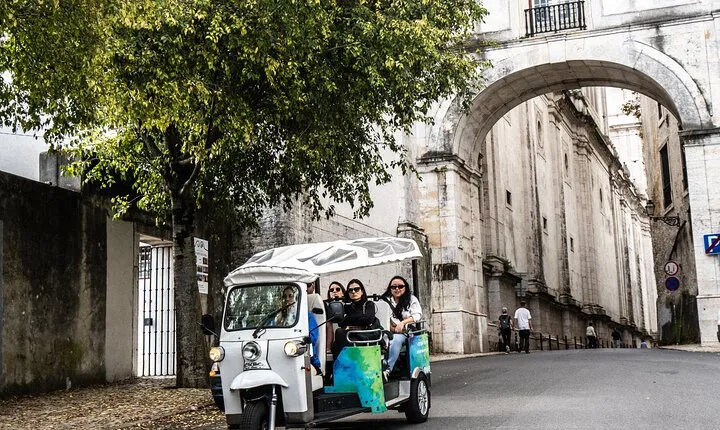 Lisbon Highlights: Private Tuk Tuk Tour Adventure Sightseeing