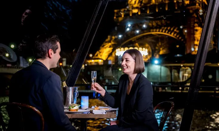 Paris 3-Courses Gourmet Dinner Seine River Cruise with Champagne