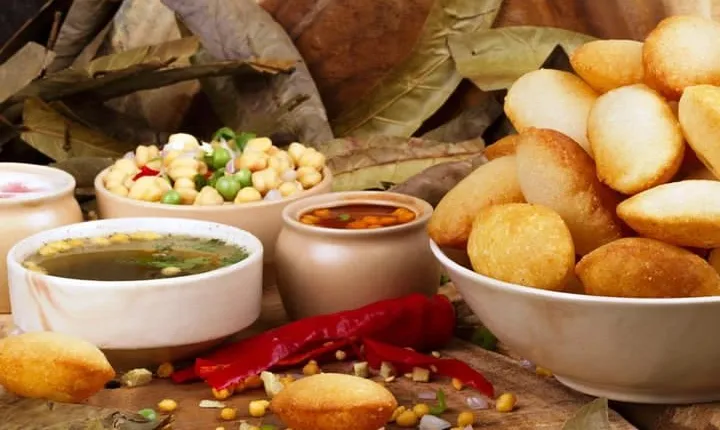 Private Half-Day Street Food Tour in Old Delhi 