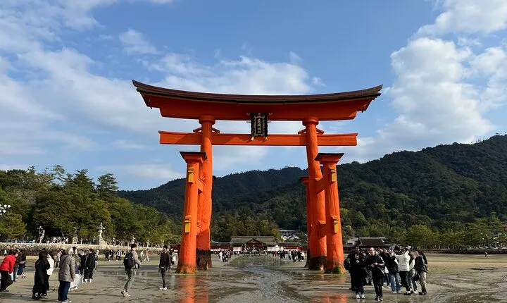 Private Guided Tour to Miyajima from Osaka or Kyoto