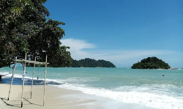 Whispering Sea At Pangkor Island + Lunch (Private Guided Tour)