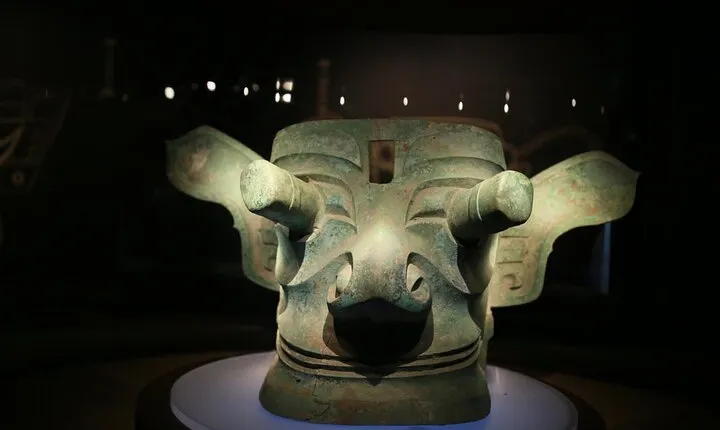 Private Day Tour to Panda Base and Sanxingdui Museum from Chengdu