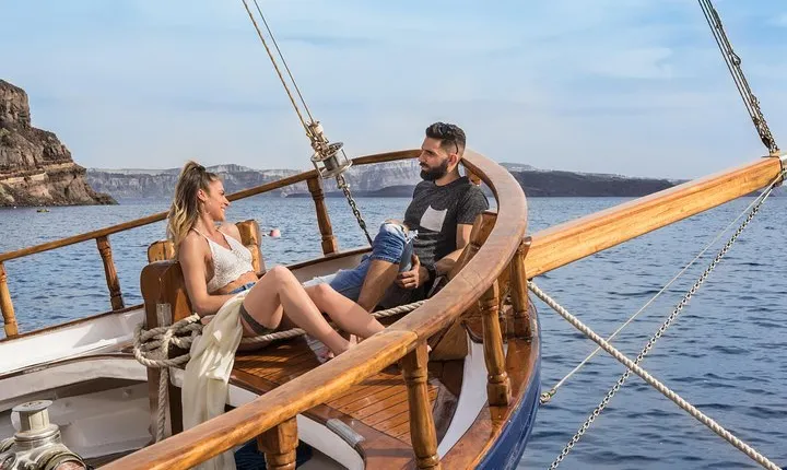 Santorini Volcano and Hot Springs Cruise Tour from Fira Old Port