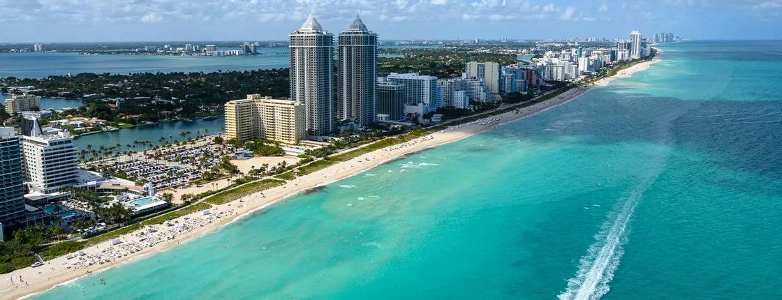 Helicopter tour from Fort Lauderdale to Miami Beach