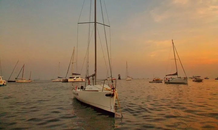 Mumbai Sky Line Private Sailing Excursion for up to 5ppl