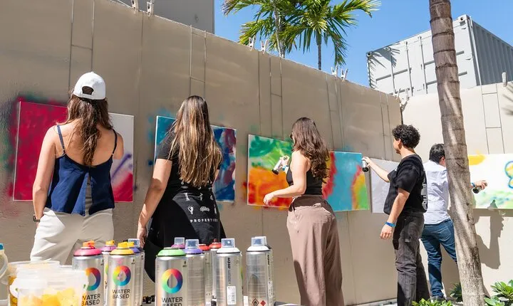 Wynwood Walls Street Art Experience : Spray Paint on Canvas
