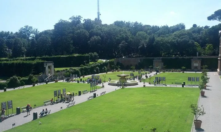 Skip the Line Tour: Vatican Museums, Sistine Chapel & Basilica